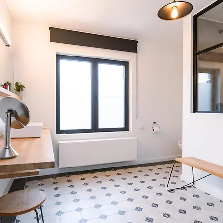 Romantic Studio On Top Location In クノック・ヘイスト
